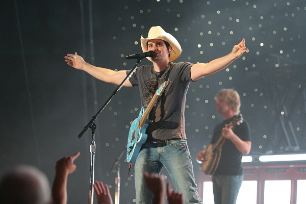 "The Store": Brad Paisley and Wife Team with Christian University to Open Free Grocery Store for Those in Nashville